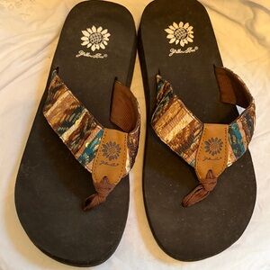 Yellow box Women's Brown and Tan flip flops size 8